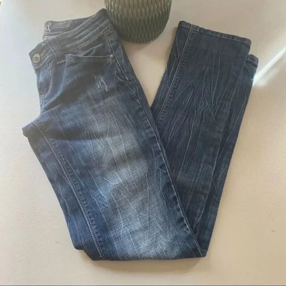 - H&G jeans